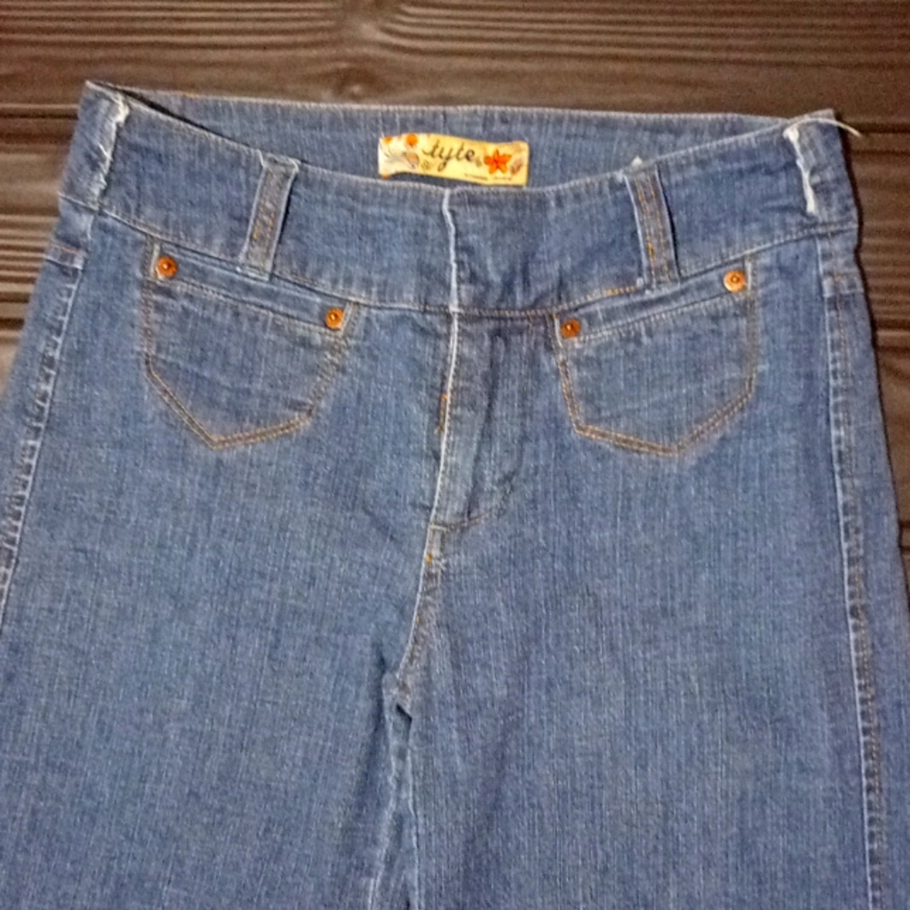 Tyte jeans dark Blue size 5. 14 inches across waist, 32 inseam, flare is 15 1/2.